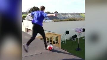 Cuando por ganar un puñado de seguidores te juegas la vida: el reto de rabona que acaba muy mal