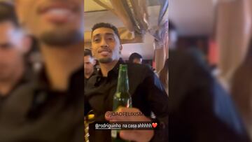 Jo?o F¨¦lix, Ferm¨ªn y Raphinha, cachimba en mano, de fiesta