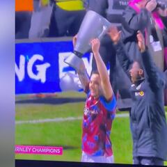 Ganan el título en el campo de su gran rival y uno de sus jugadores se mofa: vean por qué Inglaterra se ha rendido a Kompany