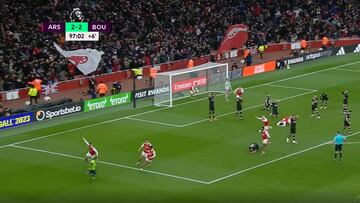 Locura, frenesí y éxtasis total: la escena del gol del Arsenal en el 98′ es épica