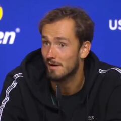 Juegas contra el mejor Alcaraz de siempre y sueltas esta reflexión: Medvedev no conoce el peligro