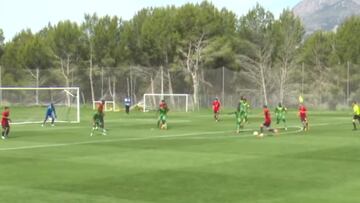 La joya de Arbeloa luce con la Roja y de qué manera: mamma mia qué golazo