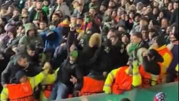 Indignación en Inglaterra con los aficionados del Betis: atentos a lo que hace este radical