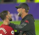 Klopp cogió por el cuello a Bruno Fernandes