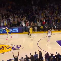 El momento en el que LeBron hace historia: atentos a la que montan con el partido aún en juego