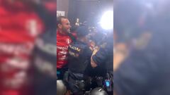 La secuencia es lamentable: tremenda pelea entre jugadores de la selección de Perú y la Policía española