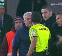 ¡Mourinho, a la calle por perder los papeles contra el árbitro como hacía tiempo!