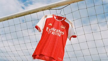 El Arsenal retira su nueva camiseta de la venta por un error conmemorativo