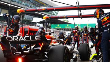 La acción de Verstappen a 1 vuelta del final y con 26″ de ventaja que enciende el debate en la F1