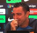 El mal rato de Xavi con la camiseta blanca del Barça
