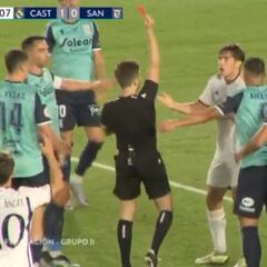 28′ y roja directa al Castilla por esto: la frase final de Real Madrid TV va a traer cola...