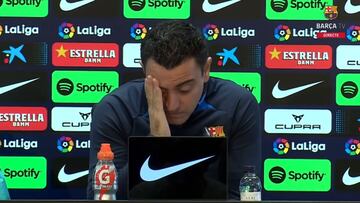 Xavi se rebrinca tras la pregunta del ‘casi tropiezo’: “¡Esta es tremenda!”