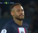 La escena completa del penalti que Mbappé cedió a Neymar