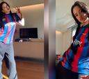 Rosalía y su curiosa forma de cantar el himno del Barça