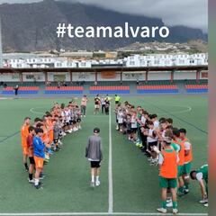 El emocionante gesto de un equipo cadete canario para apoyar a un futbolista con cáncer