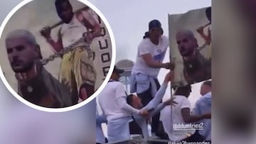Pol¨¦mica en Italia por una pancarta ridiculizando a Theo en la celebraci¨®n del Inter