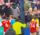 Vergüenza en el derbi de Londres: un hombre pega por la espalda al portero del Arsenal