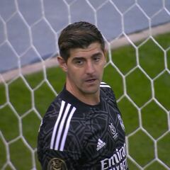 Por ahí no le pillarán jamás: la parada definitiva de Courtois que es fruto de su experiencia