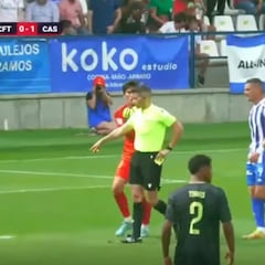 Más leña al fuego: el penalti que le pitaron al Castilla es de ver y no creer
