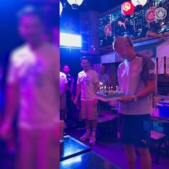 El City le da una sorpresa a Haaland por su cumpleaños: lo que hace con las velas no es apto para agoreros