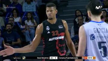 ¡Pero Tavares! Vean el ‘gorrazo’ que puso para entrar de lleno en la historia de la ACB