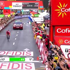 ¡Casi arrasa a Enric Mas! El impactante final de Evenepoel que pone LaVuelta patas arriba