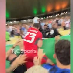 ¡Dibu Martinez pierde los papeles y agrede a un polícia brasileño en plena carga!