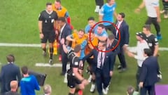 El codazo de Giménez a un miembro de la FIFA que le expone a una grave sanción