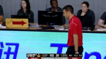 El saludo final del seleccionador español al libanés tras anotar 102 puntos y dejar en 20 al rival