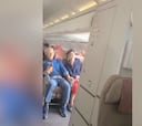 Un pasajero desata el pánico en un avión al abrir la puerta de emergencia en pleno aterrizaje