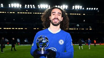 Cucurella recupera la sonrisa
