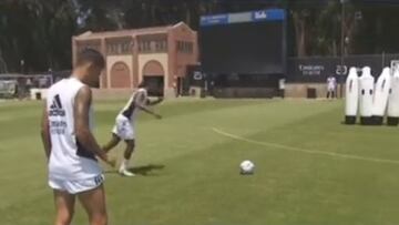 El ejercicio de Rodrygo con las faltas que enloquece en TikTok: la cara de Ceballos lo dice todo