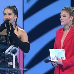 El momentazo de Rosalía y Alexia Putellas en la gala de Los40