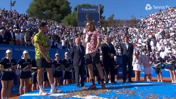 Estos 30″ de Tsitsipas sobre Alcaraz son señorío y grandeza infinitos: merece mucho la pena escucharle