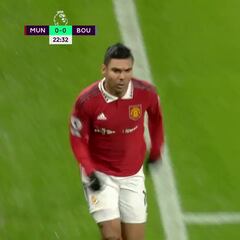 Ya tiene a Old Trafford en el bolsillo: primer gol de Casemiro en casa... y la celebración más futbolera que existe