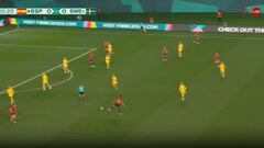 ¡Cómo puedes ser tan buena, Jenni! Vean su recurso de elegida en el gol que agranda la leyenda de Salma Paralluelo