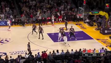 102-101, 32″ para el final y los Blazers le hacen esto a Westbrook: da hasta pena verle así...