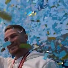 La bienvenida del Brighton & Hove Albion al Campeón del Mundo Mac Allister