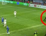 Un espontáneo asalta a Cristiano en pleno partido: lo que sucedió dejó helada a toda Portugal