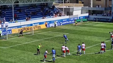 Tirarlo a lo Panenka es ser conservador al lado de esto: el penalti del que todos hablan