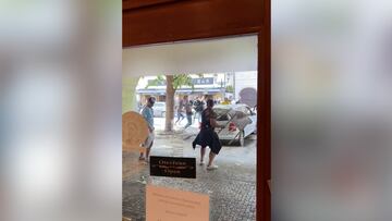 Fuertes disturbios entre los aficionados del West Ham y Fiorentina en Praga