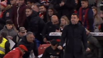Xavi: “¡A tomar por c..., tío. A tomar por c... todos, hombre. Es una p... mierda. Me cago en...!”