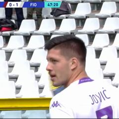 En plena crisis del 9 en el Madrid llega Jovic y hace lo que no se le vio en tres temporadas