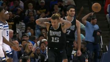 Santi Aldama completa un ‘alley-oop’ exquisito tras una asistencia de Ja Morant