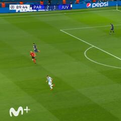 En menuda se ha metido Carlos Soler: las redes no dan crédito a lo que le hizo Neymar