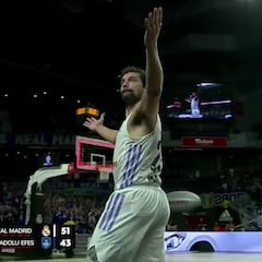 Llull pone en ebullición al WiZink con una mandarina con el reloj a 0: Top 5 de su carrera