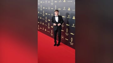 El ‘tierra trágame’ de Gavi en la alfombra roja que Twitter lleva dos días RT en bucle