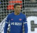 El ridículo gol que deja muchas dudas sobre si Thiago Silva está para la Premier con 39 años