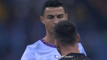Miles de Gifs en camino: la cara de Cristiano al saludar a Messi que causa furor