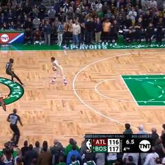 En el Garden, con su equipo casi eliminado de ‘playoffs’ y Trae Young hace esto